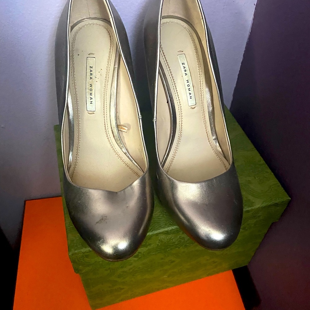 Zara metallic gold shoes 3.5 inch comfortable heels